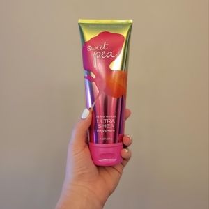 Bath & Body Works Sweet Pea 24 Hour Moisture Ultra Shea 8 Oz. Body Cream